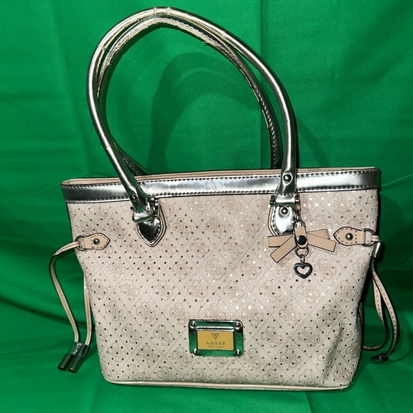 Guess purse - Picture 2 of 4